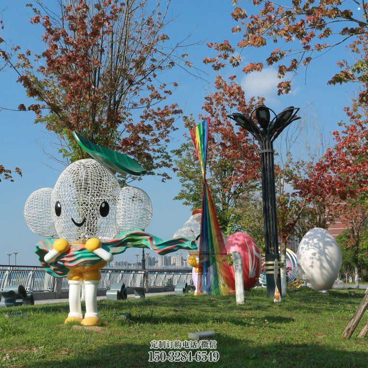 双桥户外镂空卡通雕塑供应,花园小品,铁艺卡通雕塑展品 双桥户外镂空卡通雕塑供应,花园小品,铁艺卡通雕塑展品